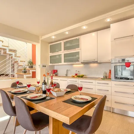 Luxury Maisonette Lägenhet *